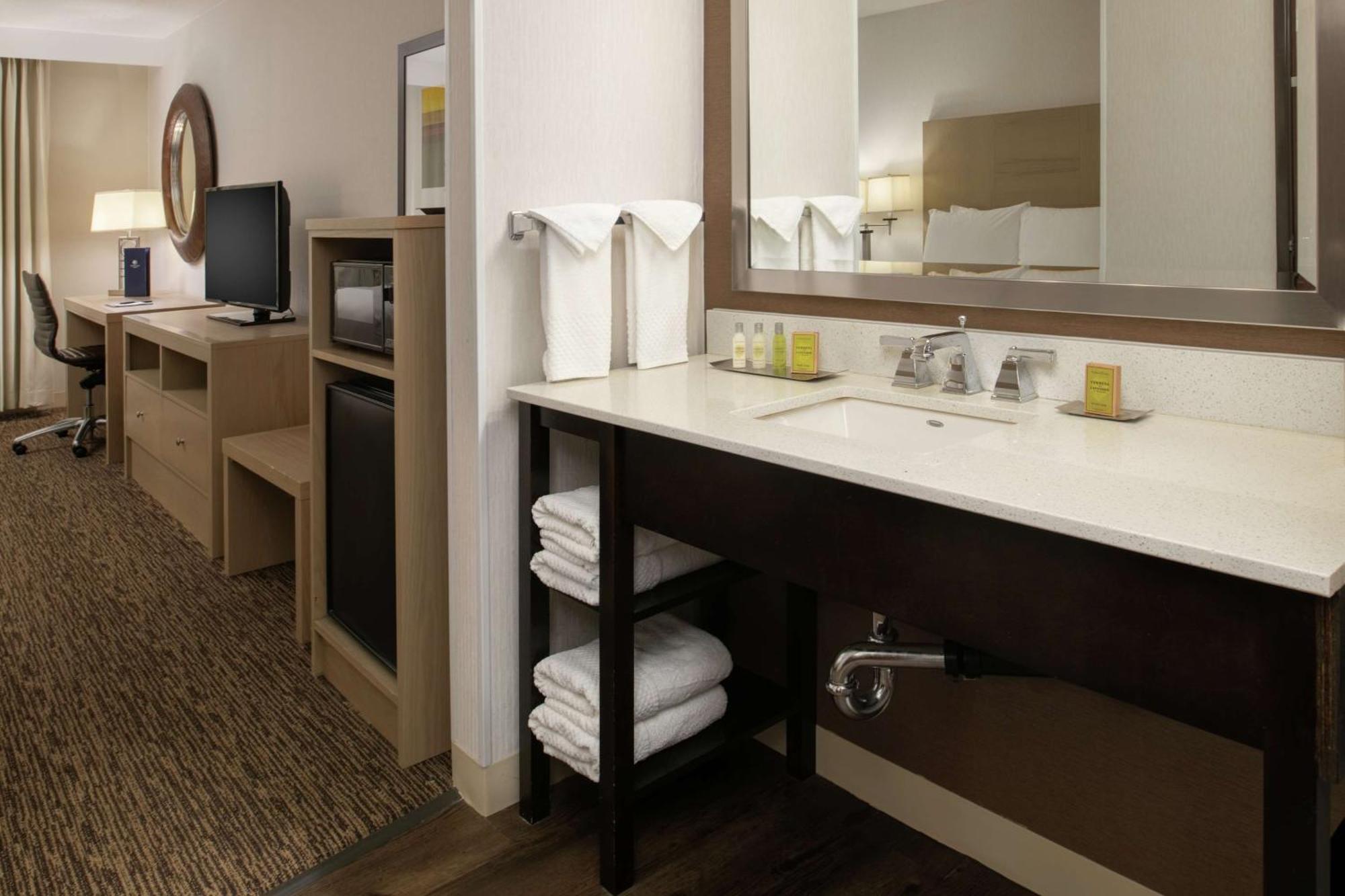 Doubletree By Hilton Portland Tigard Ξενοδοχείο Εξωτερικό φωτογραφία